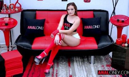Katie Kush has a slim body  amp. a sweet face