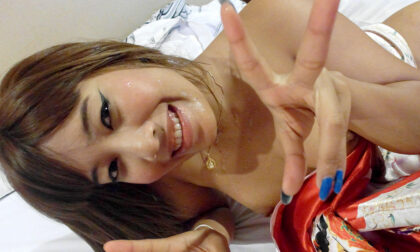 Busty Japanese love-hotel Geisha girl uses moist mouth and tight pussy to please