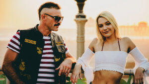 Kenna James – Tercera rueda