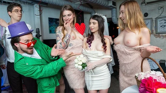 Luna Lynx Prende Cazzi in un Gangbang di Nozze