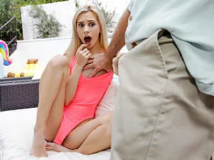 Chanel adore sucer la trique de son beau-père et se faire baiser hardcore dans son muffin moelleux