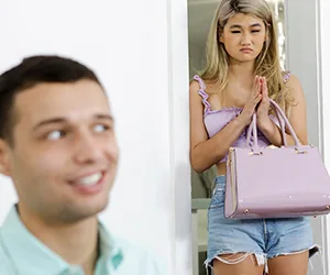 Sofia Su verliert eine große Wette und muss nun ihren Stiefbruder ficken, um ihre Schulden zu begleichen und das Geld zu bekommen, das sie dringend braucht