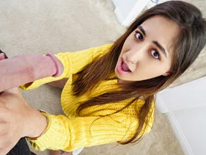 Soră vitregă sexy este futută zdravăn înainte să afle că nu este însărcinată și apoi acoperită de sperma