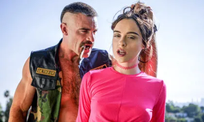 Lily Glee - Strippoker